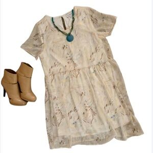 Gilli * Beautiful Sheer Overlay Shift Dress * Size M